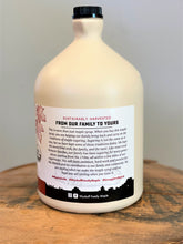 Laden Sie das Bild in den Galerie-Viewer, Gallon Pure Organic Maple Syrup
