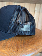 Cargar imagen en el visor de la galería, Black Trucker Hat
